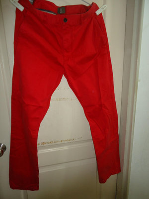 Timberland 紅色窄管純棉休閒褲,尺寸36*32,腰圍36吋褲檔長11.5吋褲長42.26吋,少穿降價大出清