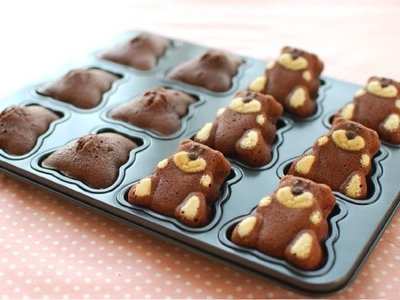❤Lika小舖❤現貨日本帶回 台灣製造 不沾加工處理 12孔小熊蛋糕烤模 烤盤 也可當巧克力模 餅乾模 手工皂模