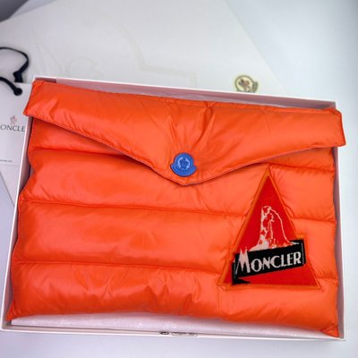 【翰貝格名牌館】全新真品 Moncler clutch notebook 雙色 橘色/藍色 羽絨 手拿包 筆電包
