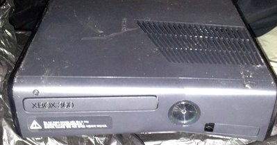 Xbox360--Slim薄型主機/無電源線可測--好壞不知