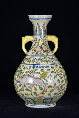 中國古瓷 大明弘治年制 素三彩釉祥瑞花果紋獅子雙耳瓶 4000RT高35厘米 直徑22厘米-9908