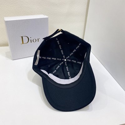 100％原廠Dior 迪奧  刺繡logo 棒球帽 帽子 百搭帽子 簡約時尚 柔軟輕盈 佩戴舒適 遮陽帽 鴨舌帽