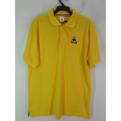 男 ~【le coq sportif公雞】鵝黃色POLO衫 2XL號(5B155)~99元起標~