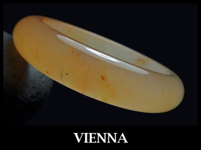 【VIENNA】《手圍20/16mm版寬》緬甸玉冰種粉嫩柑橘(寬版)翡翠玉鐲手鐲F%