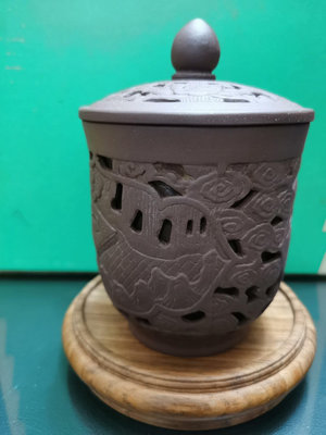 【店主收藏】鏤空的紫砂壺被一個，有使用過的痕跡，老物。保存完好 ，雕工精-15435