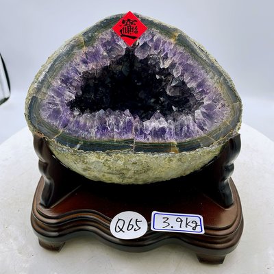 H2985頂級烏拉圭ESP紫水晶洞含座重：3.9kg 高21cm寬21cm厚度16cm，洞深7cm （紫晶洞
