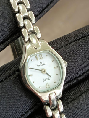 Swiber 藍寶石水晶玻璃 生活防水 氣質款 可正常使用 女石英錶 手圍18公分