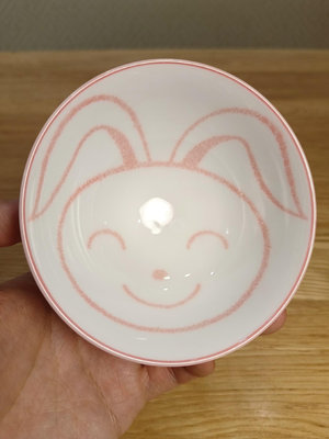 日本回流，美濃燒內外滿繪兔子碗。隨單再送好禮。收藏.送禮佳品