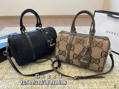 【二手包包】Gucci酷奇枕頭包低調有質感 獨特的藝術氣息顏值高 尺寸 31 20NO27340