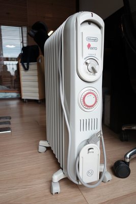 二手  義大利DeLonghi迪朗奇 VENTO系列 葉片式電暖器 型號:V550915T 2016年製