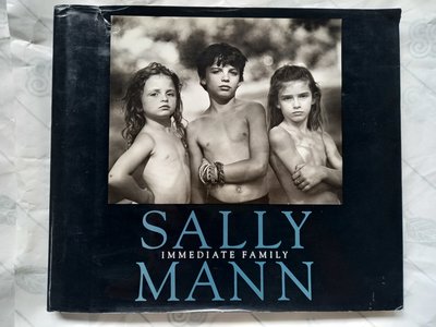 攝影/(絕版)Aperture出版-Sally Mann-Immediate Family(精裝本,英文版)