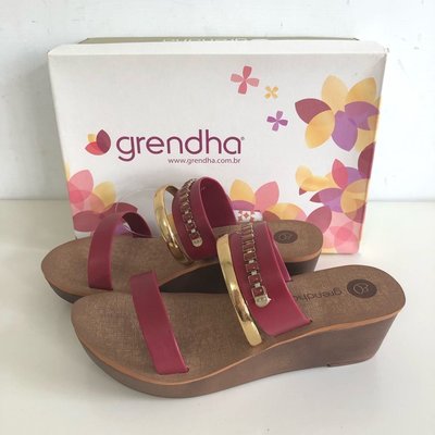《現貨》Grendha 女生 拖鞋 巴西尺寸36，38（金屬風雙環 厚底型涼鞋－酒紅色）