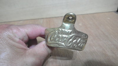【阿維】早期~可口可樂冰箱裝置銅質開瓶器.....
