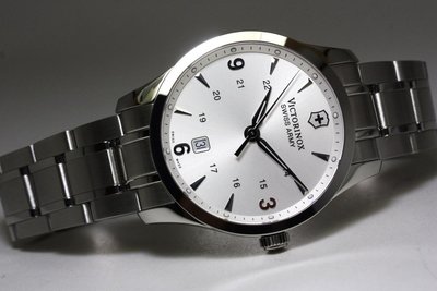 【優力文具】VICTORINOX 瑞士維氏 Alliance 聯盟系列 紳士腕錶-銀白/40mm(241476)