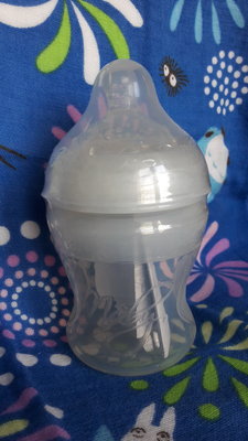 Nuby 自然乳感寬口徑防脹氣矽膠奶瓶 150ml