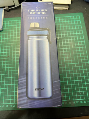 KINYO 304不鏽鋼真空運動瓶 保溫杯 保溫壺 保溫瓶 冷水壺 冷水瓶 1入 二手 出清