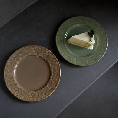 歐風復古綠巧克力色陶瓷圓盤  牛排盤 圓盤 陶瓷餐盤 西餐盤 綠色 咖啡色 家常菜盤 復古【小雜貨】