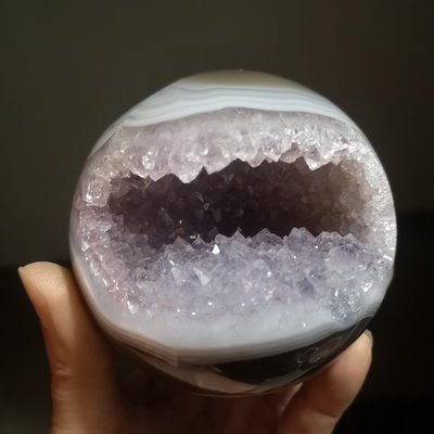 烏拉圭紫水晶開口笑，直徑8.5厘米，重698克（M331）。33 水晶 原石 擺件【玲瓏軒】