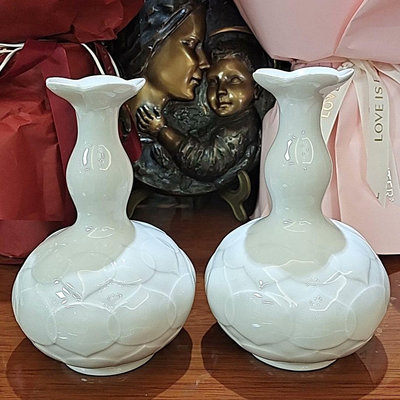 【二手】德國meissen梅森 蓮花浮雕花瓶: 古董 老貨 收藏 【古物流香】-1615