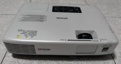 （ 二手） EPSON EB-1720 高亮度 投影機 3000 流明 XGA 1024x768 3LCD 免運費