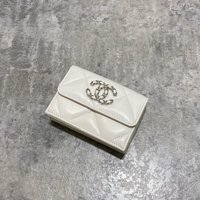 Chanel 19 Mini 三折短夾 菱格紋 白色《精品女王全新&amp;二手》