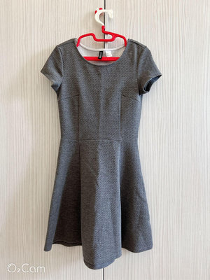 【H&amp;M】專櫃正品灰色甜美短袖洋裝/連身裙(ZARA、forever21、UNIQLO、GAP)
