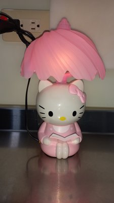卡通造型可愛 hello kitty 造型 凱蒂貓 小夜燈　臥室 床頭燈 餵奶檯燈 夜燈　功能正常的喔！