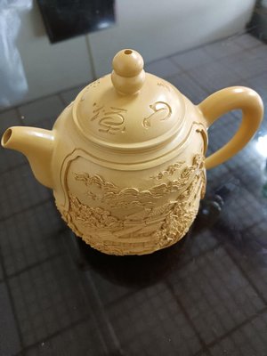 陳東鑄浮雕茶壺