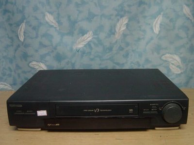 .【小劉二手家電】TOSHIBA  VHS 6磁頭錄放影機,故障機也可修理 !