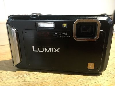 【米倉】二手國際牌Panasonic LUMIX DMC-TS20數位相機/卡片機/故障機零件機萊卡鏡頭老件道具收藏