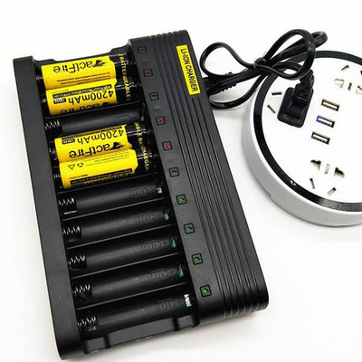 電池充電器18650鋰電池充電器3.7v 4.2v頭燈強光手電筒電池十槽座充智能充電
