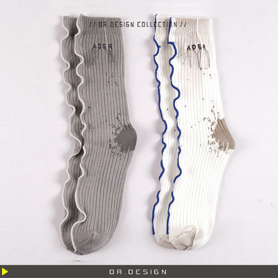 現貨灰►DR.DESIGN│DR33474-小眾獨特款 韓國ADER刺繡字母 波浪 花邊襪 男女運動 潑墨藝術 中筒襪