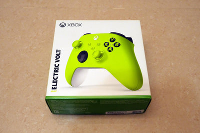 Xbox 無線控制器(電擊黃)  公司貨 原價1790元 卡爆價950元 (含運)