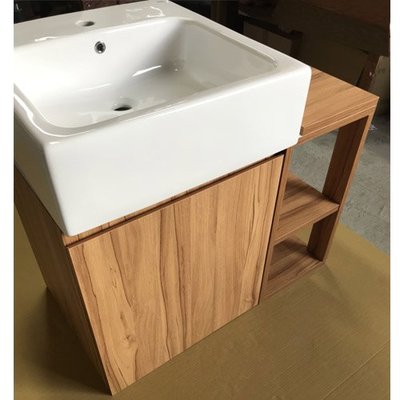木紋系列柚木色系 台中工廠 白色toto710瓷盆 浴櫃 開放空間 實用又獨特的造型