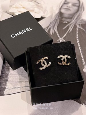 流當拍賣Chanel 22K 華麗  大雙C 銀色 水鑽針式 耳環 簡單時尚 全新真品