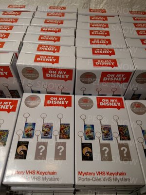 另開賣場 店到店免運 現貨 美國 迪士尼 商店 小美人魚 史迪奇 玩具總動員 聖誕夜驚魂 VHS 錄影帶 鑰匙圈 全6款