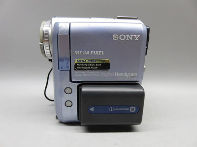 索尼DCR-PC105攝像機，功能正常。10倍光學變焦，10