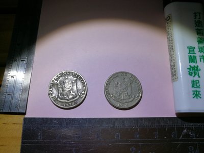 銘馨易拍重生網 108M0006 早期 極少見 變形幣 外國 1970年～25單位 錢幣/硬幣( 2枚ㄧ標 ) 如圖