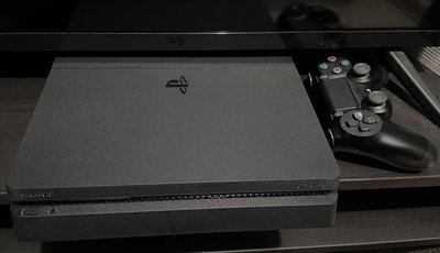 PS4 slim 遊戲主機 play station 4 非全新二手中古CHU-2218A 500GB