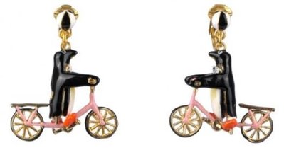 【巴黎妙樣兒新年特賣】法國廠製造 手繪珠寶Les Nereides N2企鵝家族系列3D立體小企鵝騎粉紅腳踏車耳環(針式)