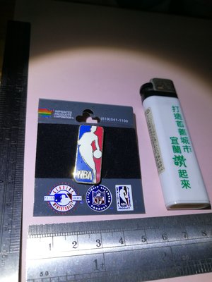 銘馨易拍重生網 108MG65 1997年 NBA標誌徽 立體造型 徽章 紀念章 獎章 保存如圖（1個ㄧ標） 讓藏