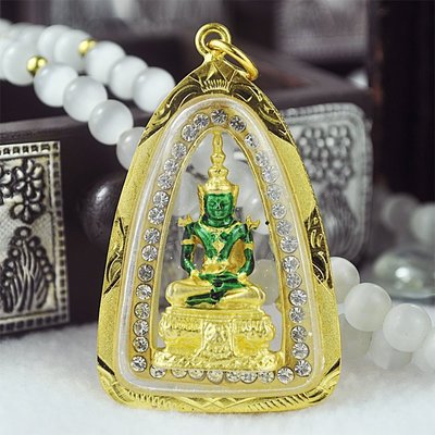 心齋.泰國著名的玉佛寺請供回台的閃耀光明至尊之神-金框玉佛佛牌