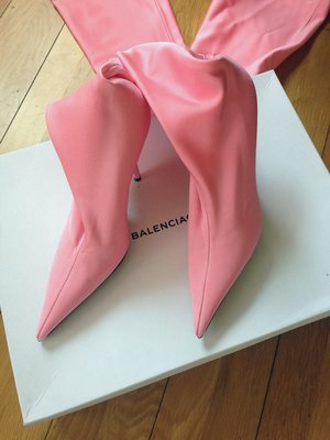 林嘉欣二手配件- Balenciaga 微亮面 粉色 彈性過膝高跟靴 38