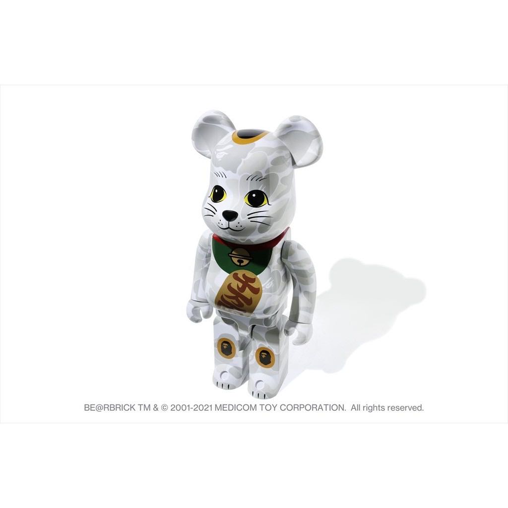 BAPE X MEDICOM TOY NEW YEAR BE@RBRICK MANEKINEKO