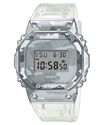 【金台鐘錶】CASIO卡西歐G-SHOCK (冰酷迷彩不鏽鋼)搭配樹脂錶帶 經典的方型 GM-5600SCM-1