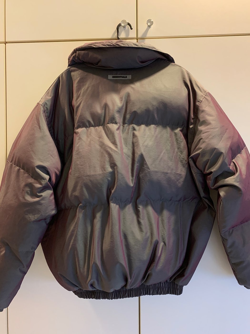 FEAR OF GOD ESSENTIALS Puffer Jacket Iridescent | Yahoo奇摩拍賣