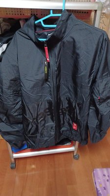 全新nike kyrie 立領 防風外套 運動外套L號 原價3380元。