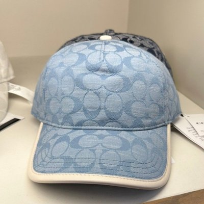 專櫃款在台現貨😱最新款 特價哦 香布蕾 coach 淺藍色 c logo 棒球帽 帽子