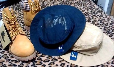 [stussy]紳士帽 冬天可保暖 夏天可遮陽 實用又時尚的新選擇 黑*1 ~米黃*2~深藍*2~原價1380元