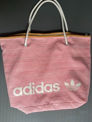 【風口潮流】adidas 粉色帆布手提單肩包 托特包＊42x28x8cm。Y30705